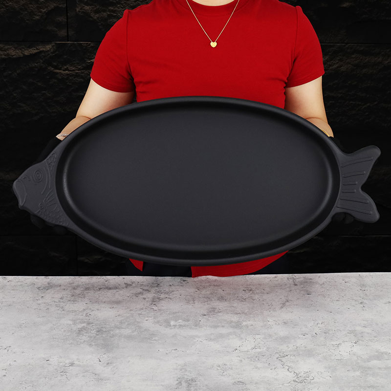 Refined iron grilled fish plate
