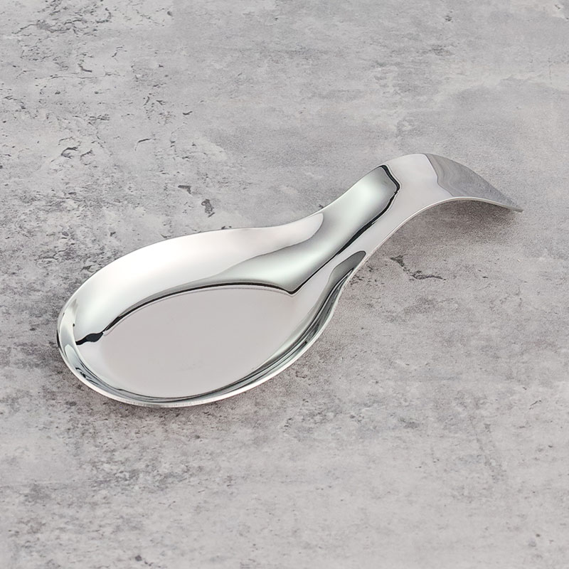 Spoon-shaped tray
