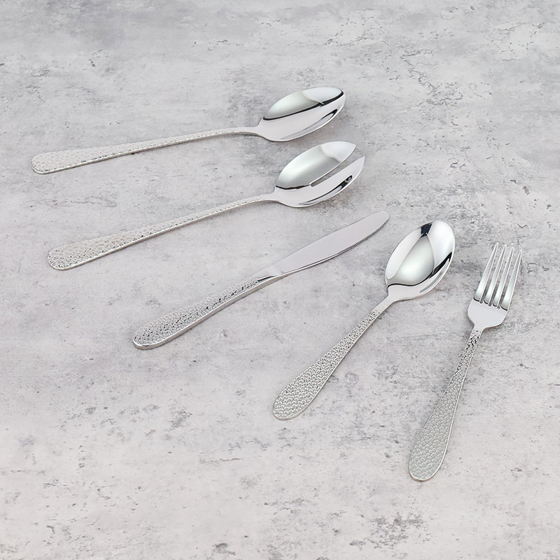 Hammer-patterned cutlery