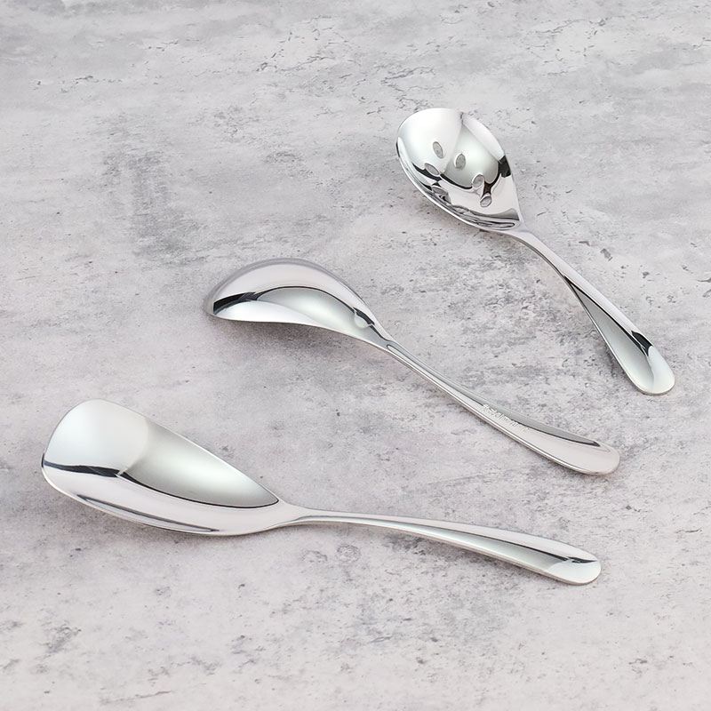 Serving spoons